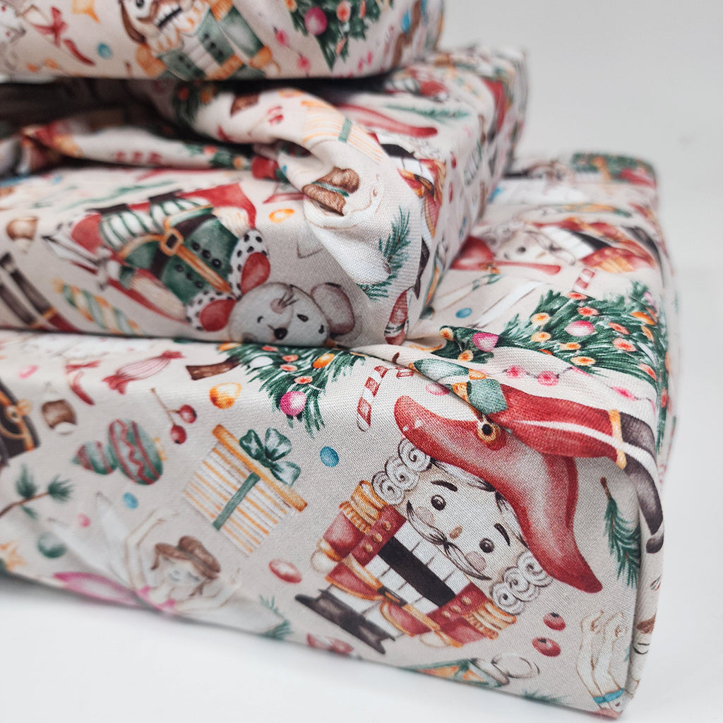 Nutcracker Fritz und freunde (4 Furoshiki Gift Wraps)