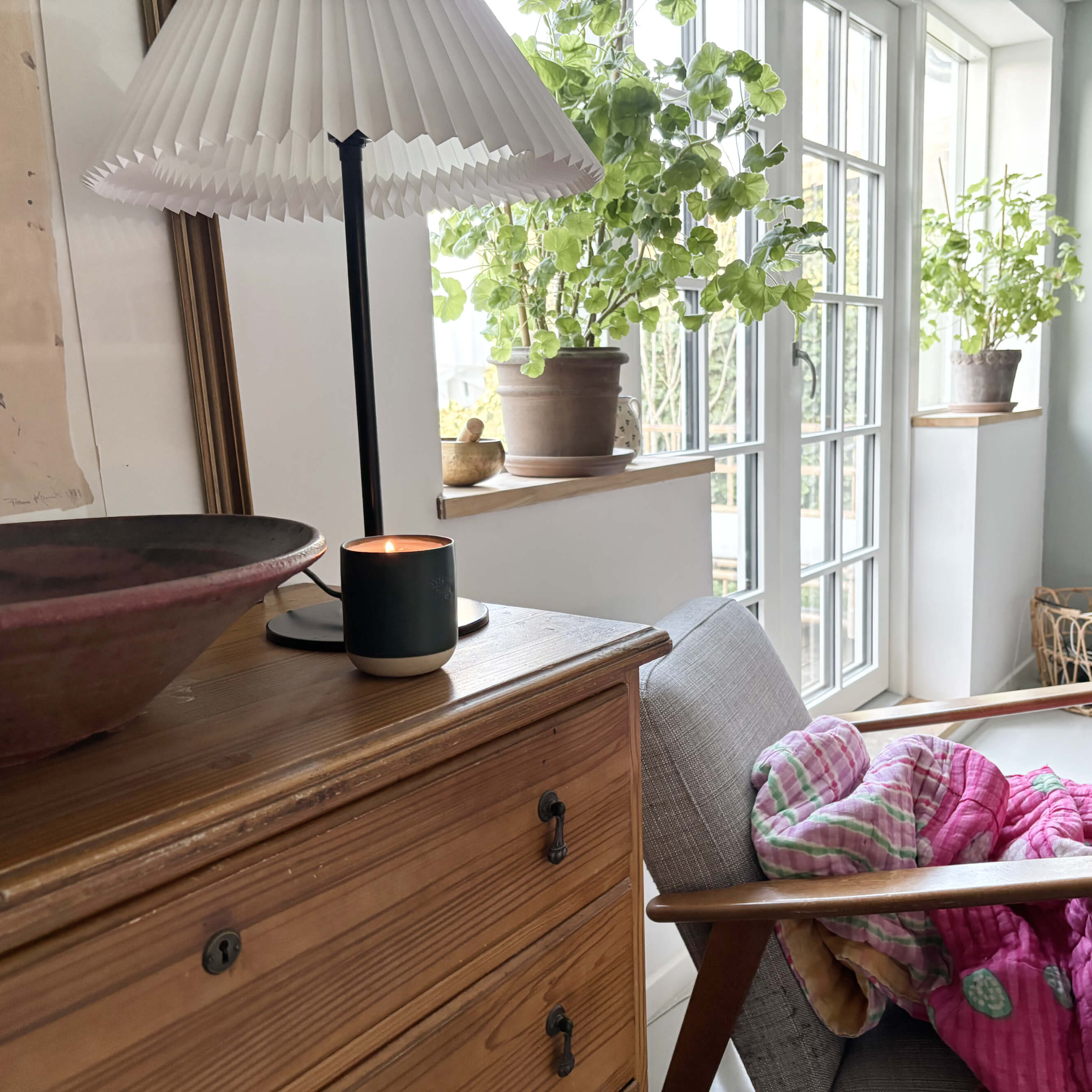 No 08 Candle Refill — Honeysuckle, Peony, Amber