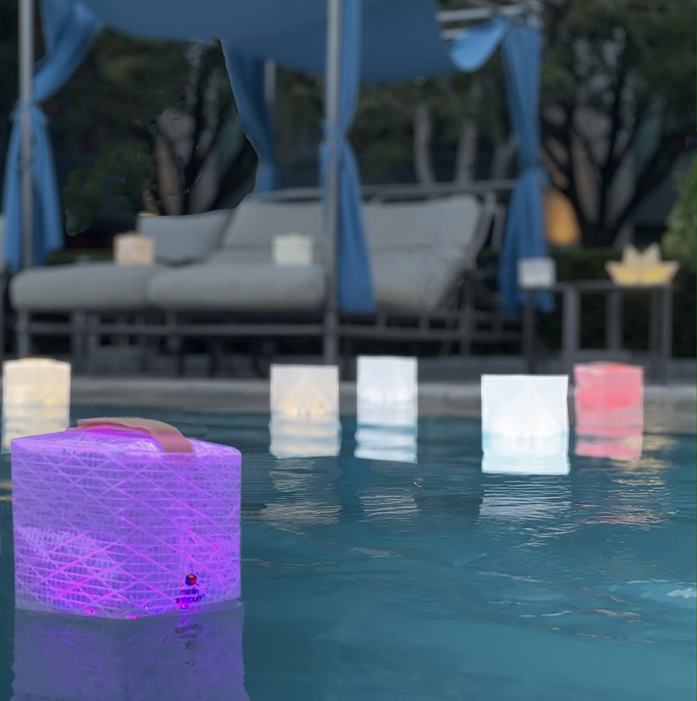 Collapsable Solar-Powered Lantern SolarPuff™ in Warm White