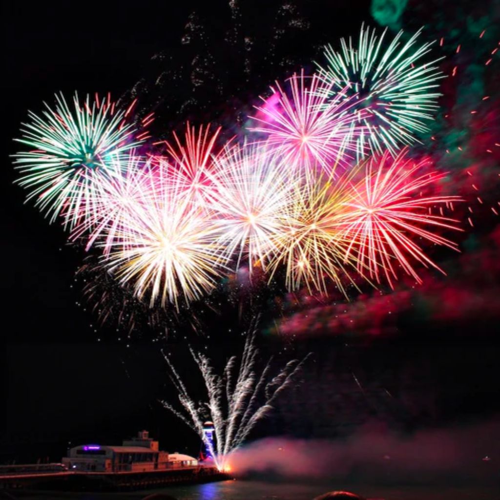 How do Fireworks work? (...and are fireworks bad for the environment?)