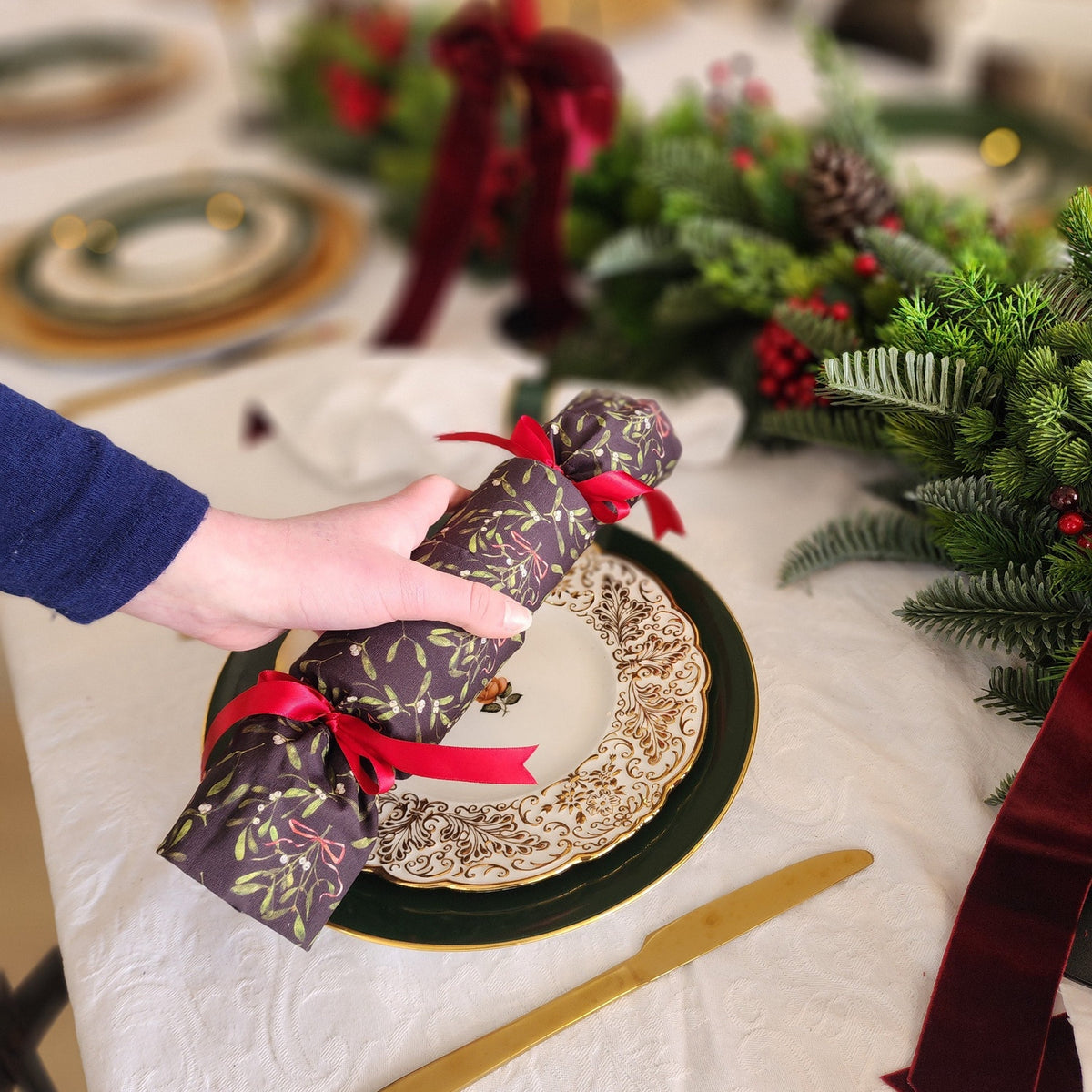 Mistletoe - Reusable Crackers - 6 Pack