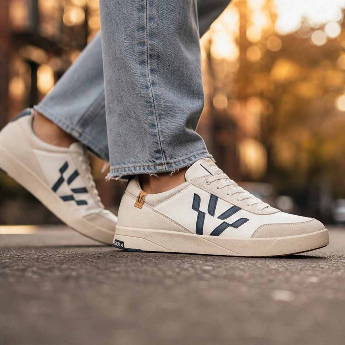 Cali M White Navy