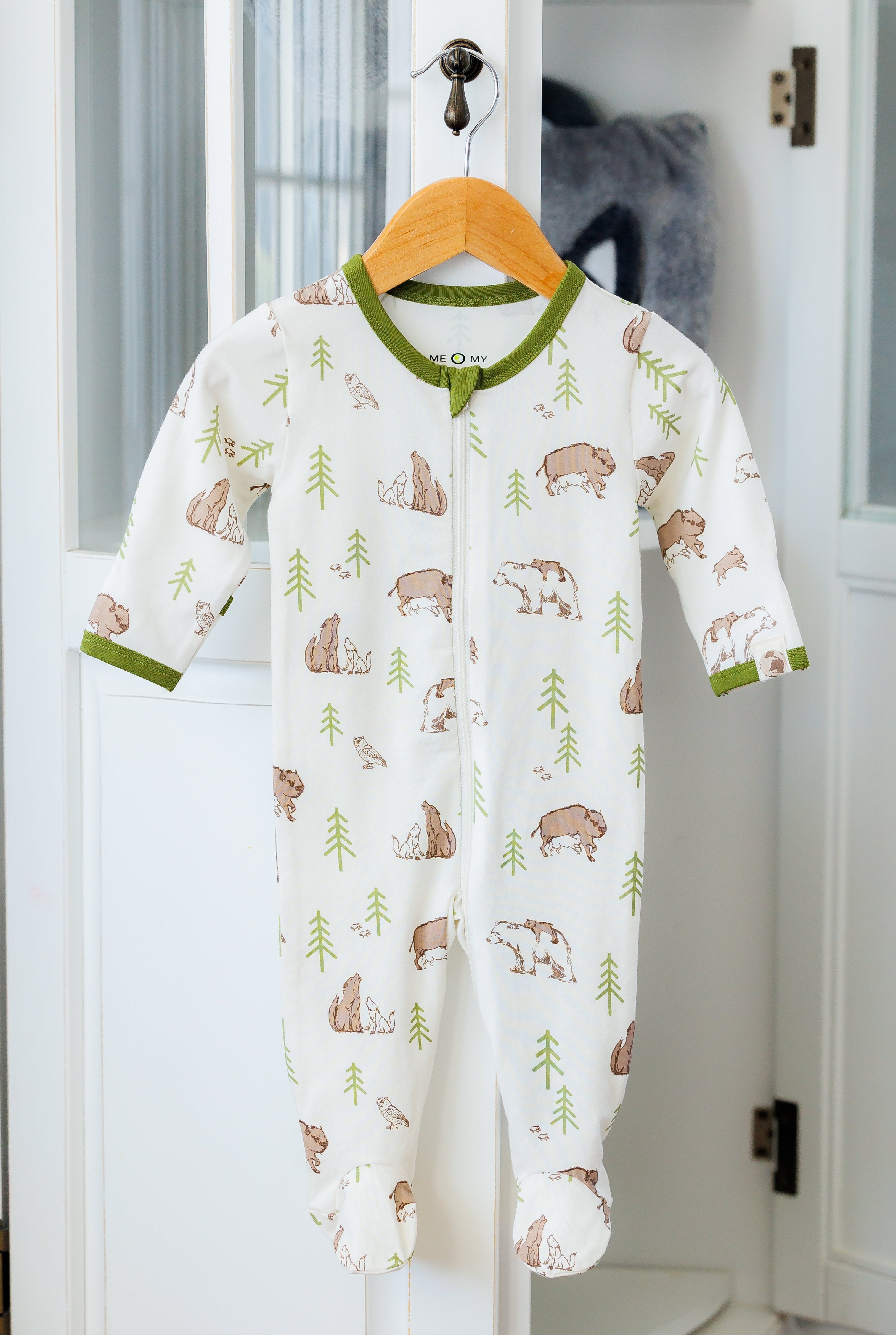 Wilderness printed footie in eco-friendly fabric