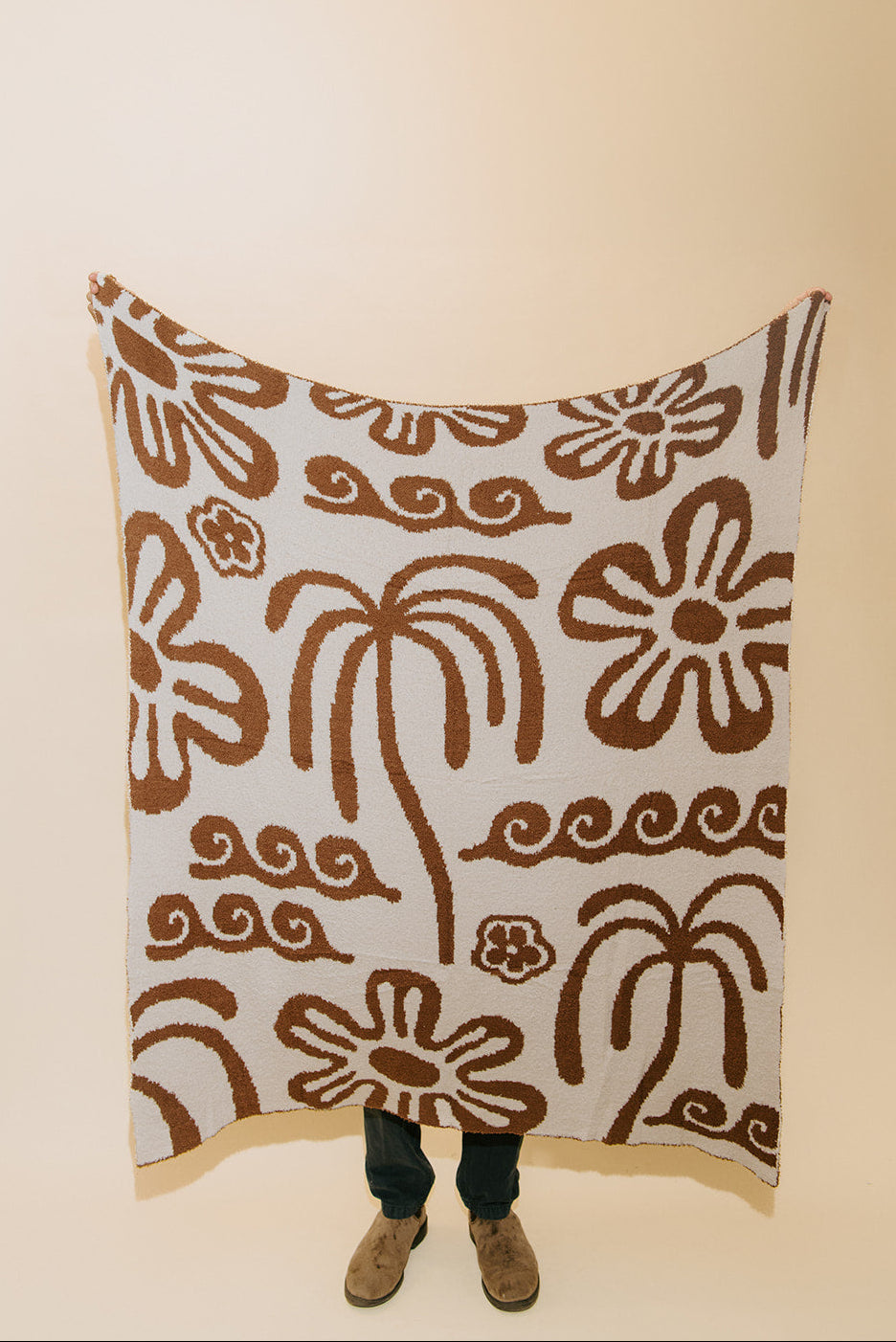 Hanalei Plush Throw - Mocha & Cream