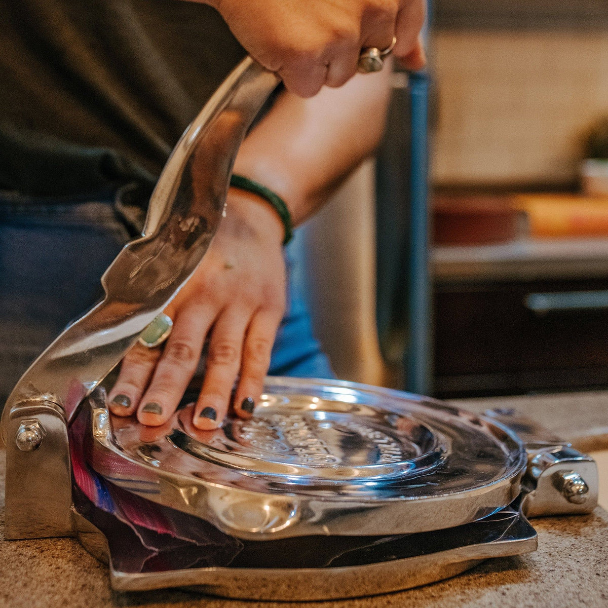XL Tortilla Press - Polished Aluminum