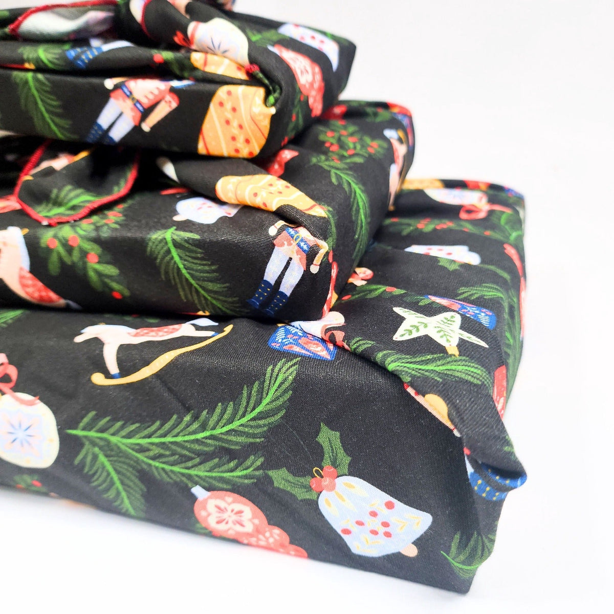 Folk Julepynt - 4 Furoshiki Gift Wraps