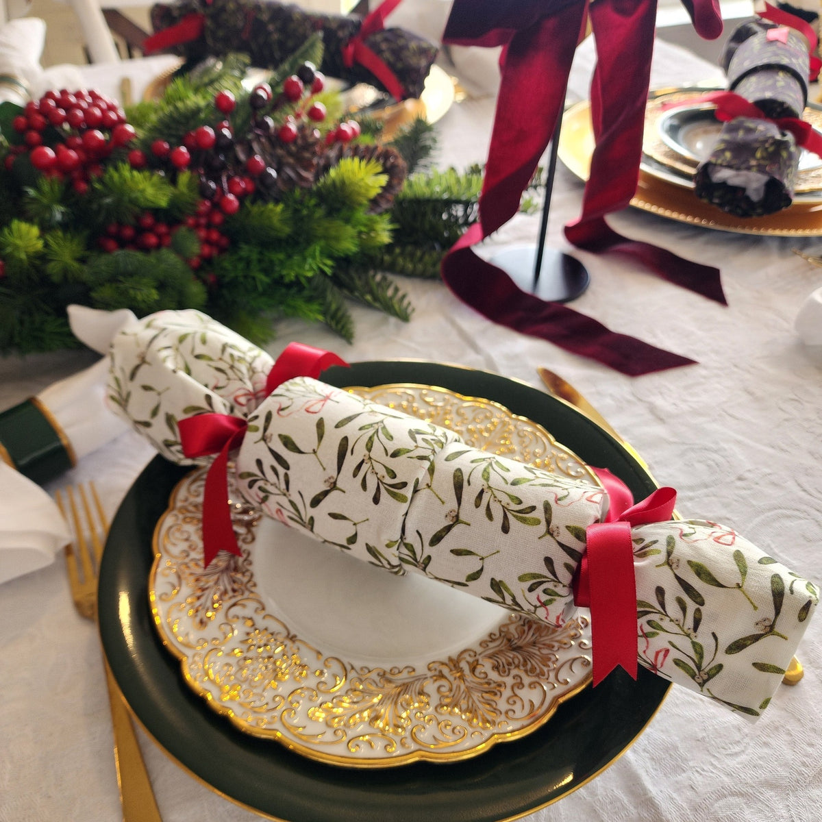 Mistletoe - Reusable Crackers - 6 Pack