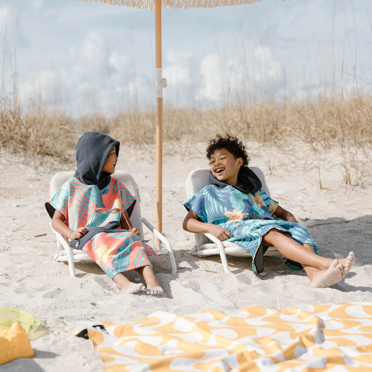 Kids Changing Poncho: Palms Coral