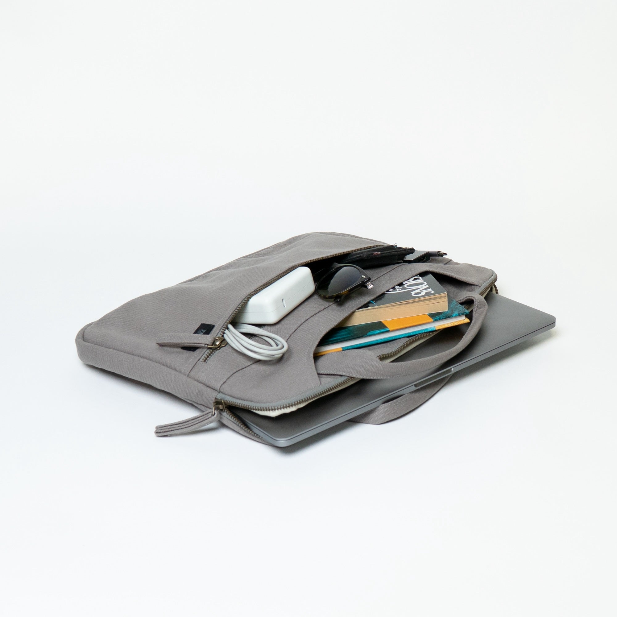 Hasta Laptop Sleeve with handles