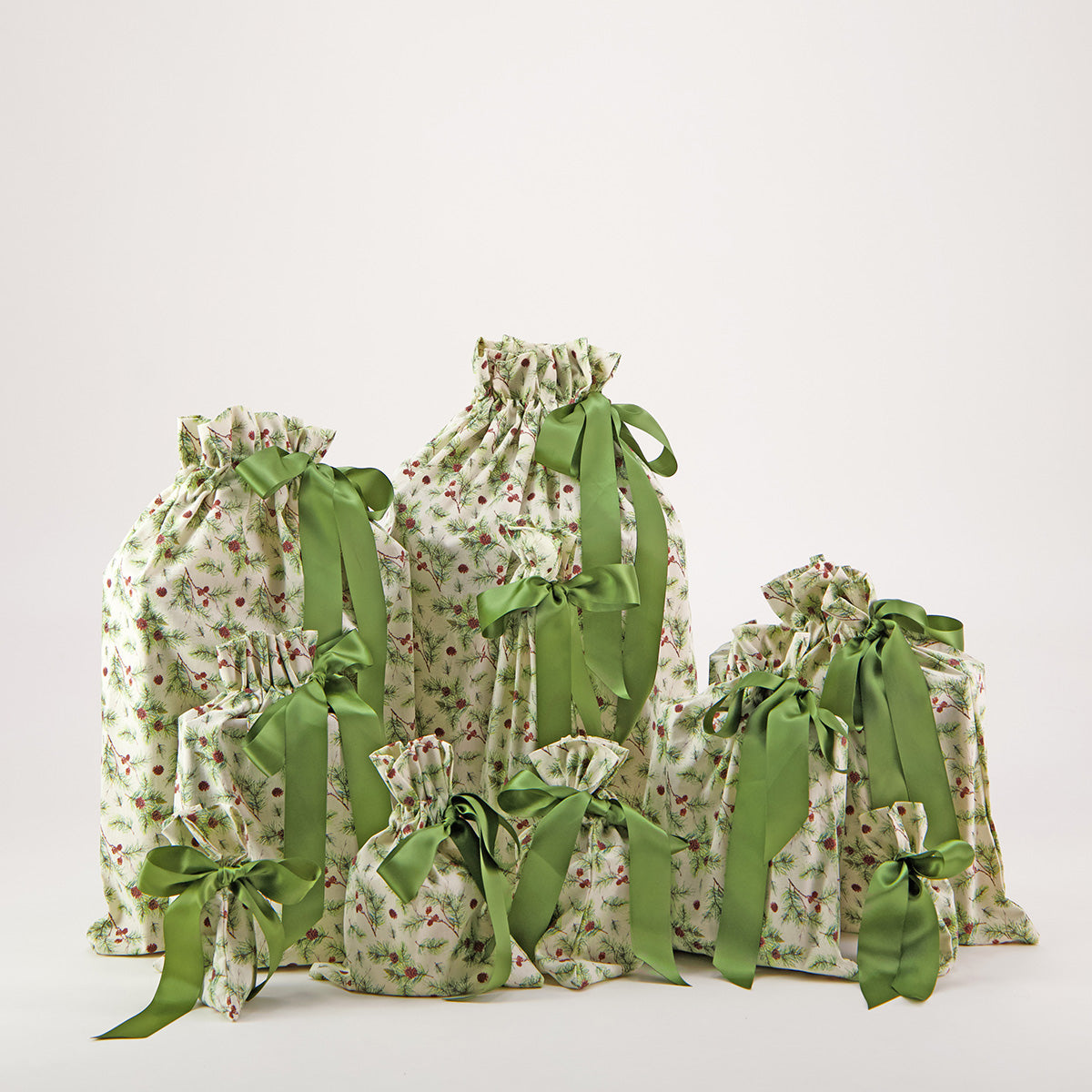 Nadarrach Giuthas Na Nollaige Reusable Gift Bag Set