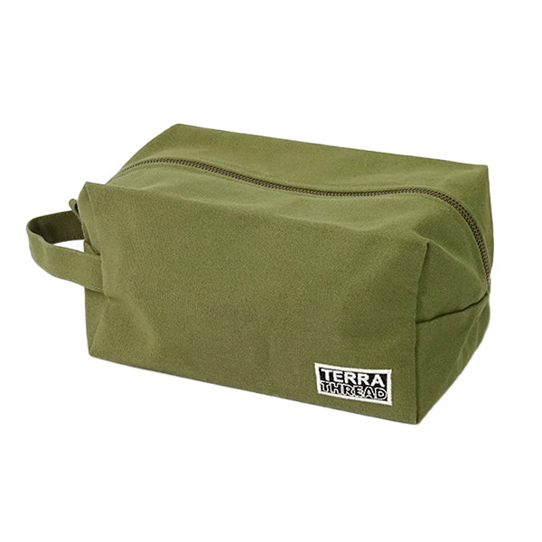 /cdn/shop/products/01-terra-thread-organic-cotton-toiletry-bag-olive-green-1_7f13127c-632d-4c50-922c-5dbc4c8cf8d5.jpg?v=1694102330&width=600