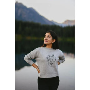 She Blooms Women’s Crop Sweatshirt