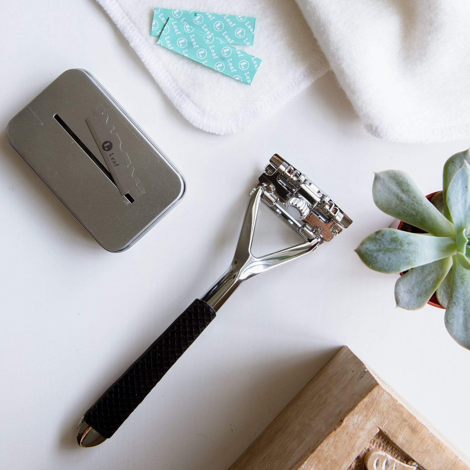 Leaf Shave Blade Recycling Tin