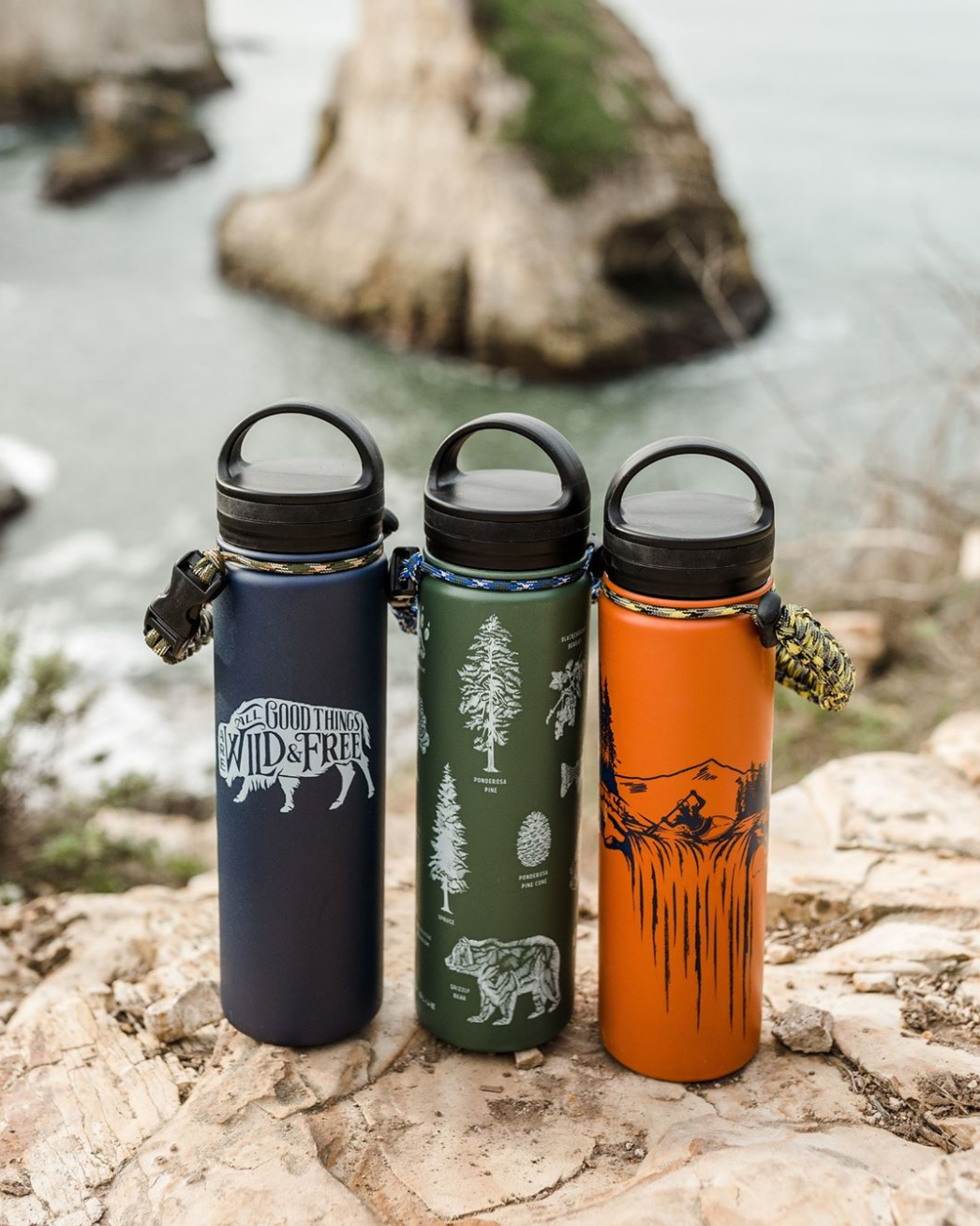 https://earthhero.com/cdn/shop/products/united-by-blue-Field-Guide-Stainless-Steel-Water-Bottle-22oz-lifestyle-1_680e2591-8650-4b85-92d6-186d72a65b68_1046x.png?v=1671235145